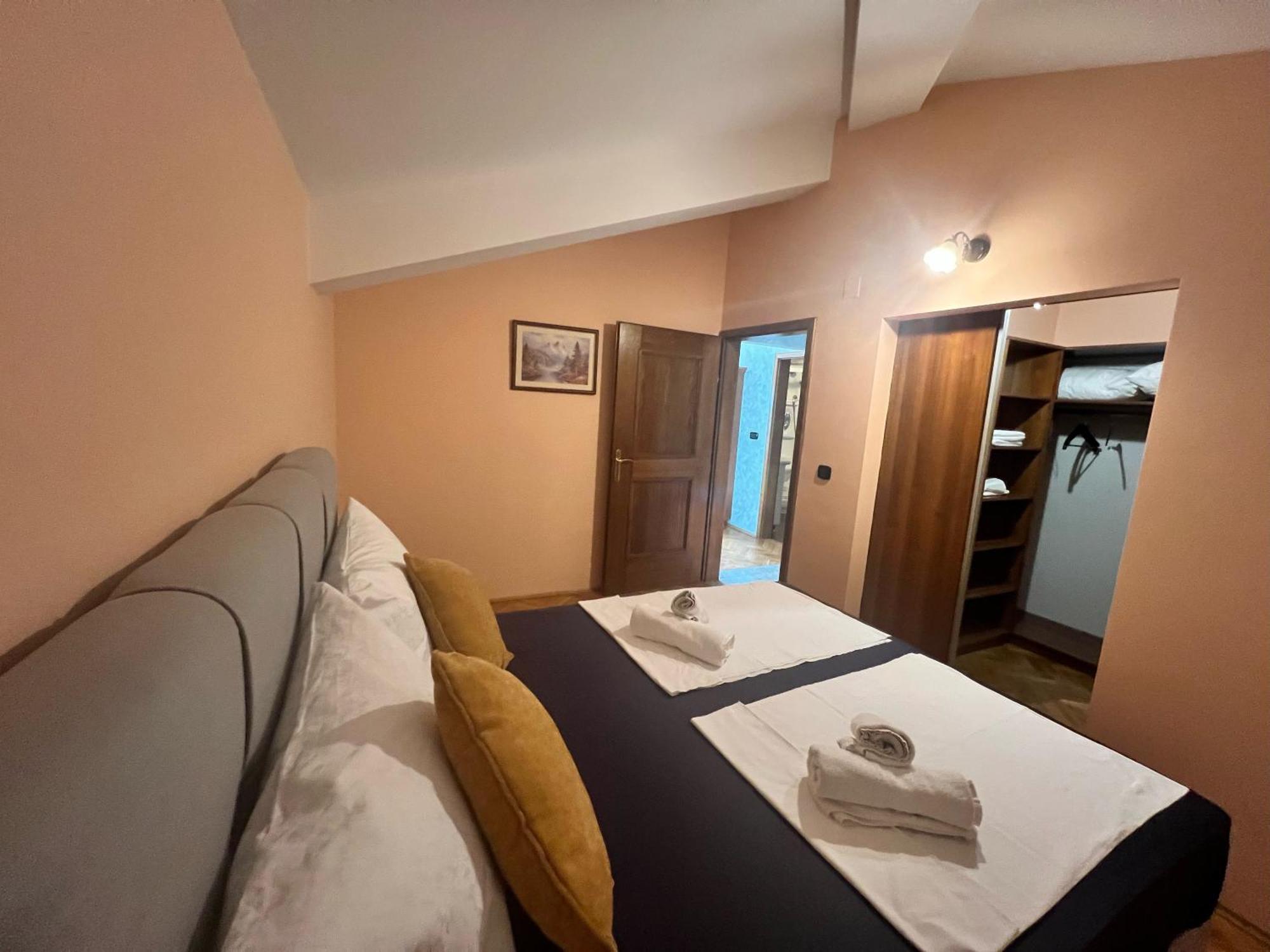 Elza Apartman *